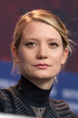 Mia Wasikowska