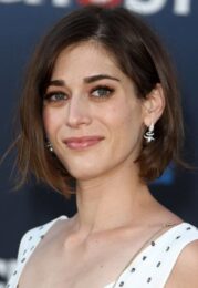 Lizzy Caplan